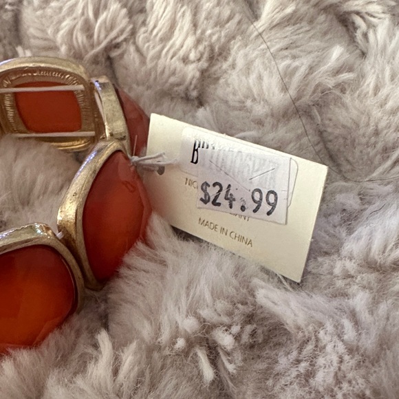 NWT Ann Taylor Vibrant Orange Adjustable Bracelet with Gold Accents! - Picture 2 of 4